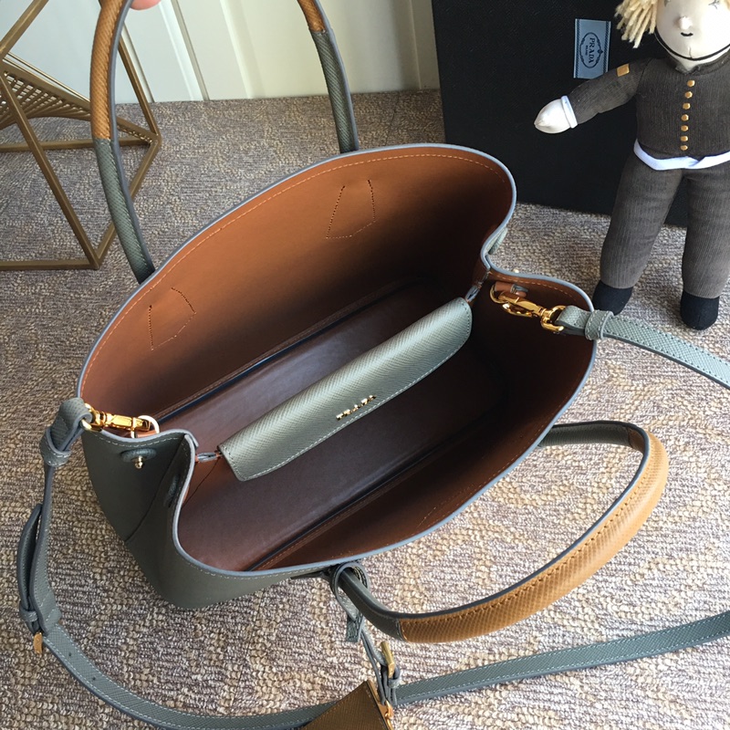 Pra*a top handle bags